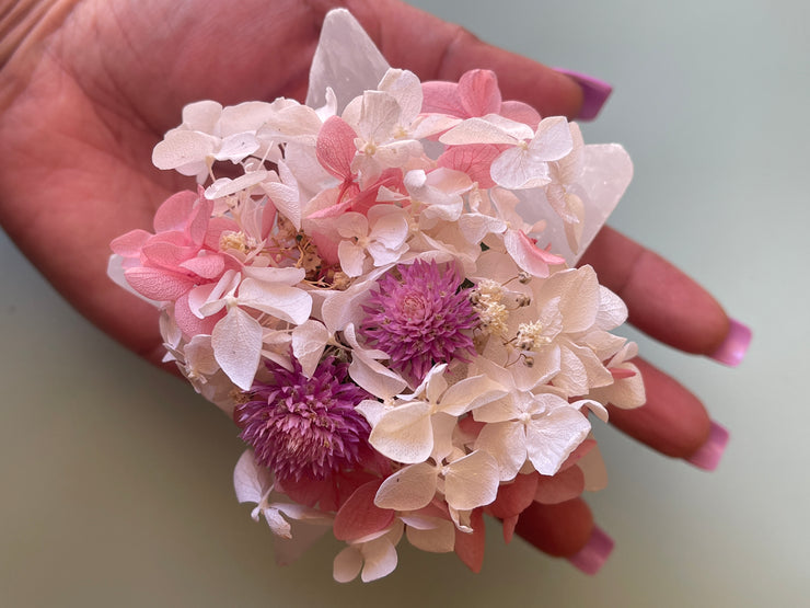 Mini Preserved Flowers in Selenite Star